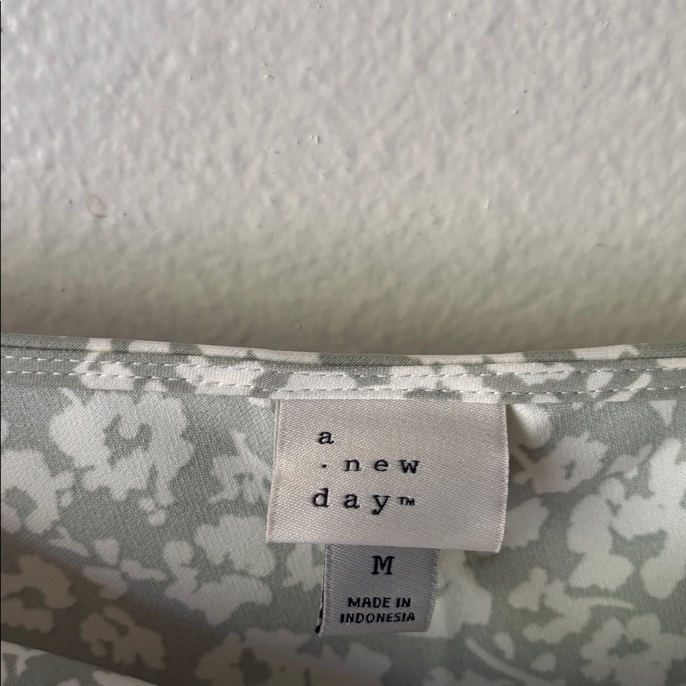 A New Day Apron Slip Dress in Light Green Floral Print - Medium - Picture 6 of 16